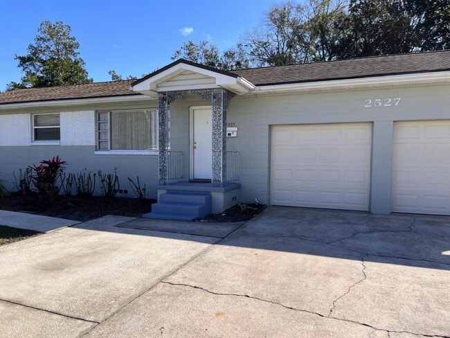 2527 Emily Ln in Jacksonville, FL - Building Photo - Building Photo