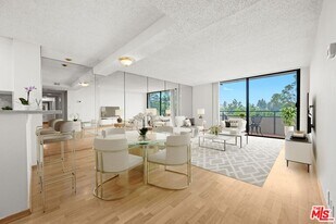 10535 Wilshire Blvd in Los Angeles, CA - Building Photo