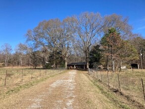 11440 U.S. Hwy 431 in Wellington, AL - Building Photo - Building Photo