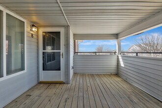 Country Walk Apartments + Townhomes in Mulvane, KS - Building Photo - Building Photo