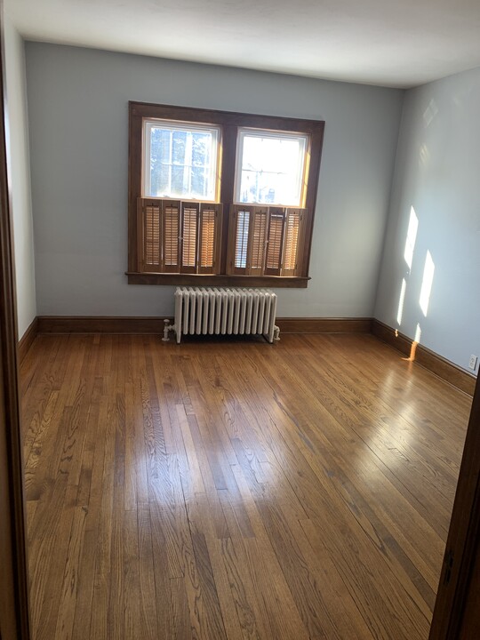 9 Sutton Pl, Unit Sutton Apt B in Ossining, NY - Building Photo