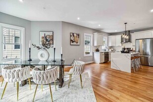 16 Alston St in Somerville, MA - Building Photo