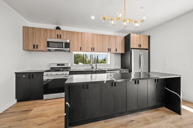 6049 Craner Ave in North Hollywood, CA - Building Photo - Building Photo