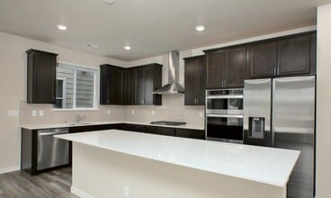 1541 27th St NW in Puyallup, WA - Building Photo - Building Photo