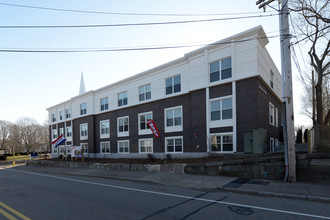 Sunset Lake Apartments in Braintree, MA - Building Photo - Building Photo