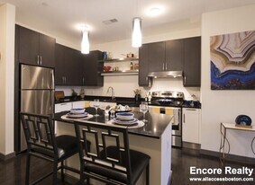 625 Thomas Burgin Pkwy in Quincy, MA - Building Photo