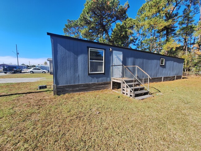 1134 Kelly Dr in Hinesville, GA - Building Photo - Building Photo