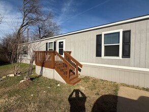 122 Prairie Dr in Sanger, TX - Building Photo - Building Photo