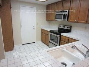 4889 Knollcrest Dr in Antioch, CA - Building Photo - Building Photo