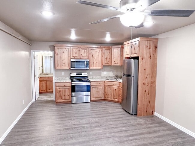1060 Louis St in Hildale, UT - Building Photo - Building Photo