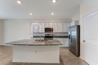 2851 Banks Pointe Dr in Bradenton, FL - Building Photo - Building Photo