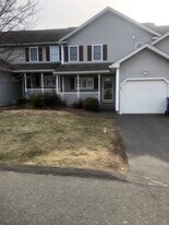 211 East St, Unit 28 in Easthampton, MA - Building Photo