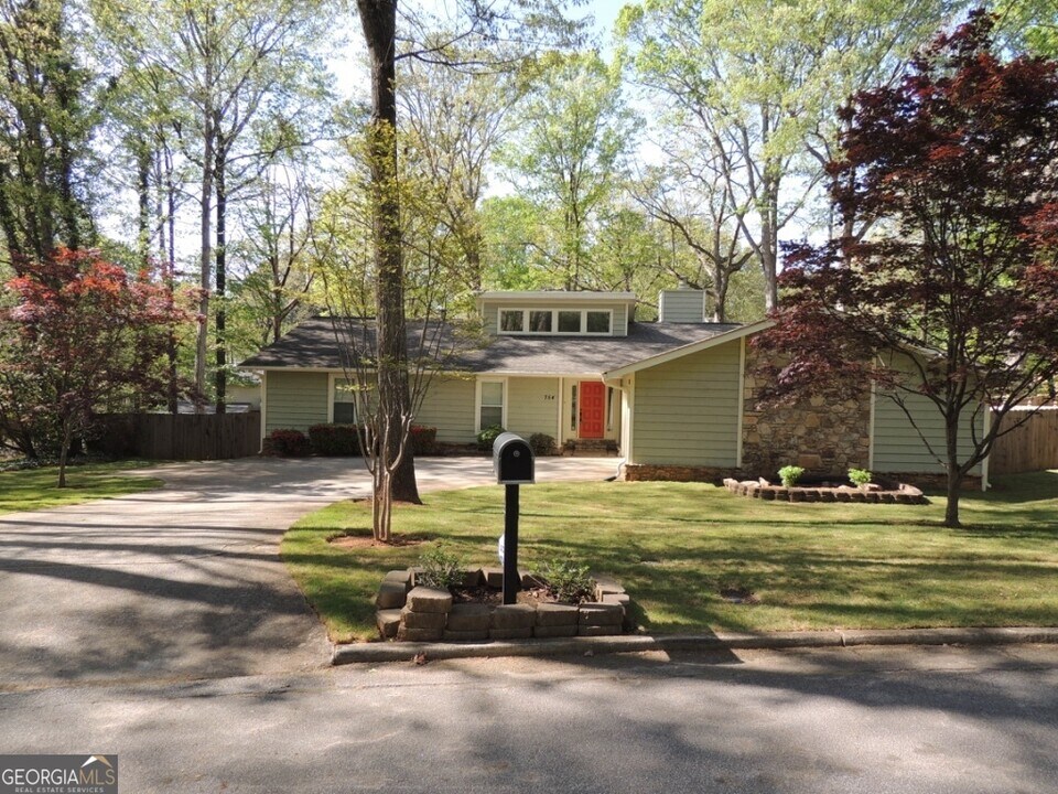 754 Post Rd Ln in Stone Mountain, GA - Building Photo