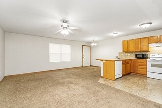 1104 Country Club Ln in Junction City, KS - Building Photo - Building Photo