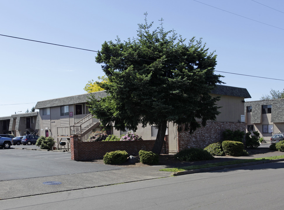 Northgate Villa Apartments in Springfield, OR - Building Photo