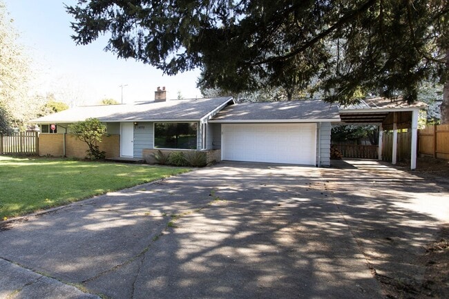 9370 SW Killarney Ln in Tualatin, OR - Building Photo - Building Photo