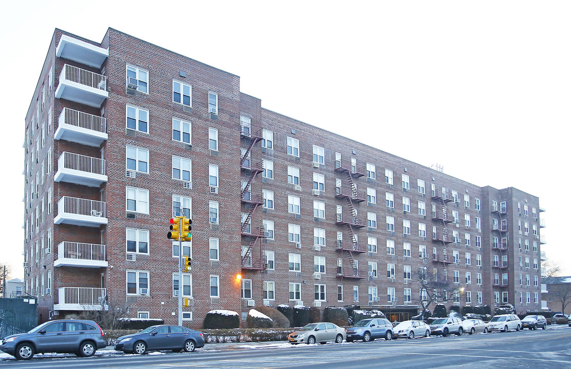 Gerritsen Apartments in Brooklyn, NY - Building Photo