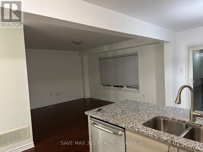 270 Grovehill Cres in Kitchener, ON - Building Photo - Building Photo