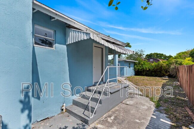 2135 W St Louis St in Tampa, FL - Building Photo - Building Photo