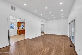 1006 Amethyst Dr in Toms River, NJ - Building Photo - Building Photo