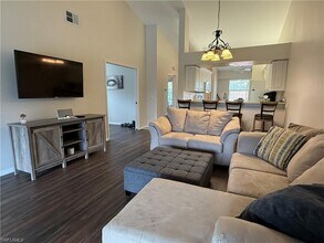 416 Valerie Way in Naples, FL - Building Photo - Building Photo