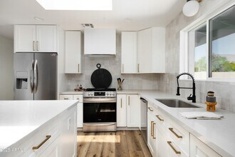 2331 N 53rd St in Phoenix, AZ - Building Photo - Building Photo