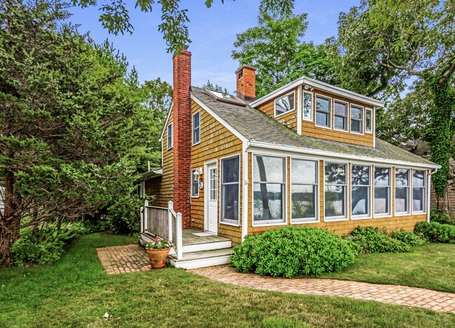 201 Three Mile Harbor Hog Creek Rd in East Hampton, NY - Foto de edificio - Building Photo