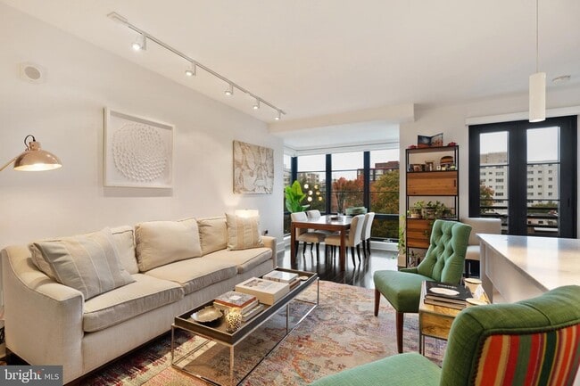 1011 M St NW in Washington, DC - Foto de edificio - Building Photo