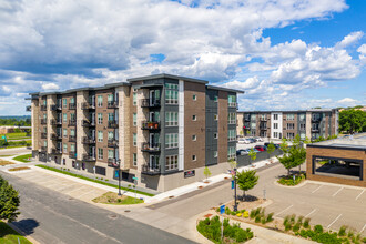 Maven Apartments in Burnsville, MN - Building Photo - Building Photo