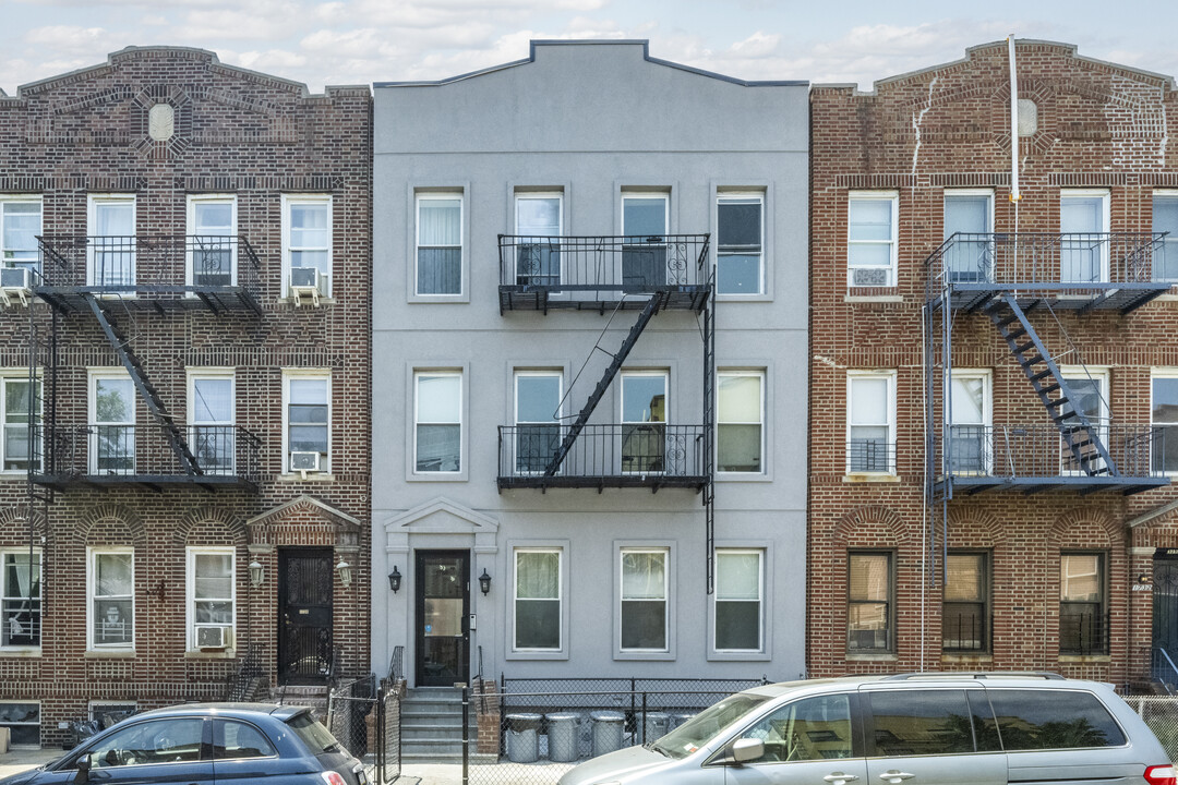 1736 E 4th St in Brooklyn, NY - Building Photo