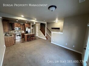 3711 Summer Heights Dr in South Jordan, UT - Foto de edificio - Building Photo