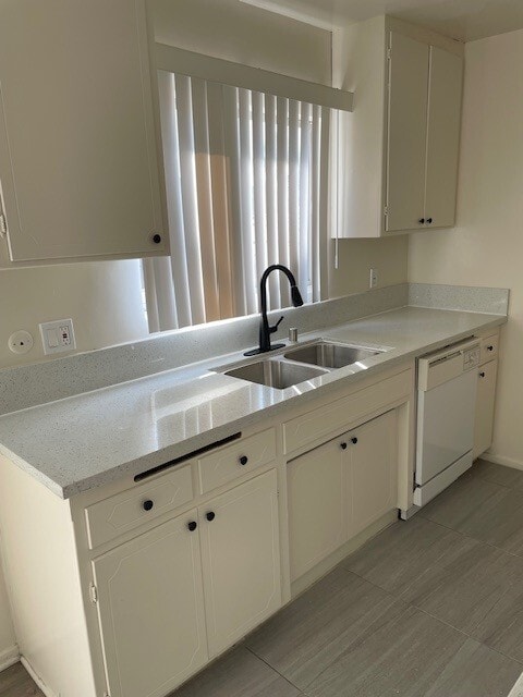 824 S Wooster St in Los Angeles, CA - Building Photo - Building Photo