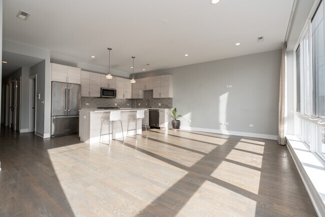 1625 N Clybourn Ave-Unit -2 in Chicago, IL - Building Photo - Building Photo
