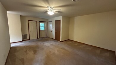 4351 Angela Ct in Schenectady, NY - Building Photo - Building Photo