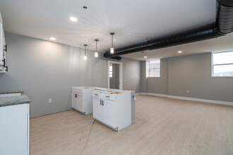 343 W 4th St in Williamsport, PA - Building Photo - Interior Photo