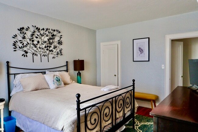 36 Hillside Ave, Unit 2 in Quincy, MA - Building Photo - Building Photo