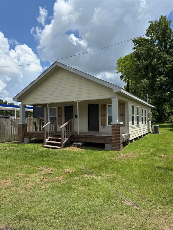 property at 108 W Dallas St