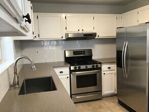 6822 Glenridge Dr in Atlanta, GA - Building Photo - Building Photo