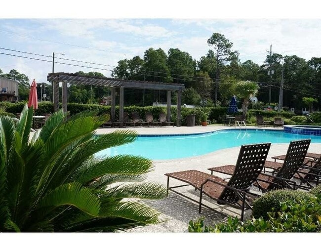 2421 Beachview Dr in Ocean Springs, MS - Building Photo - Building Photo