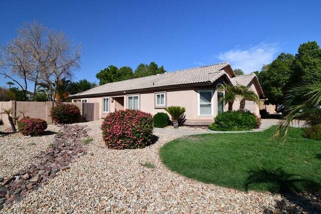 13140 W Virginia Ct in Goodyear, AZ - Foto de edificio - Building Photo