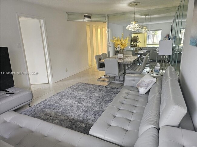 8020 S Colony Cir, Unit 103 in Tamarac, FL - Building Photo - Building Photo