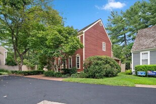 2085 Cobblestone Ln in Reston, VA - Building Photo