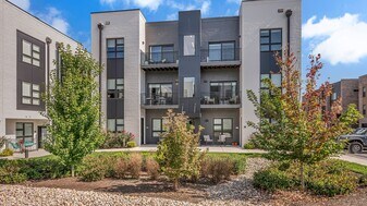 542 Southgate Ave, Unit 303 in Nashville, TN - Building Photo