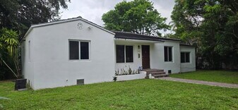 142 NW 98th St in Miami Shores, FL - Building Photo
