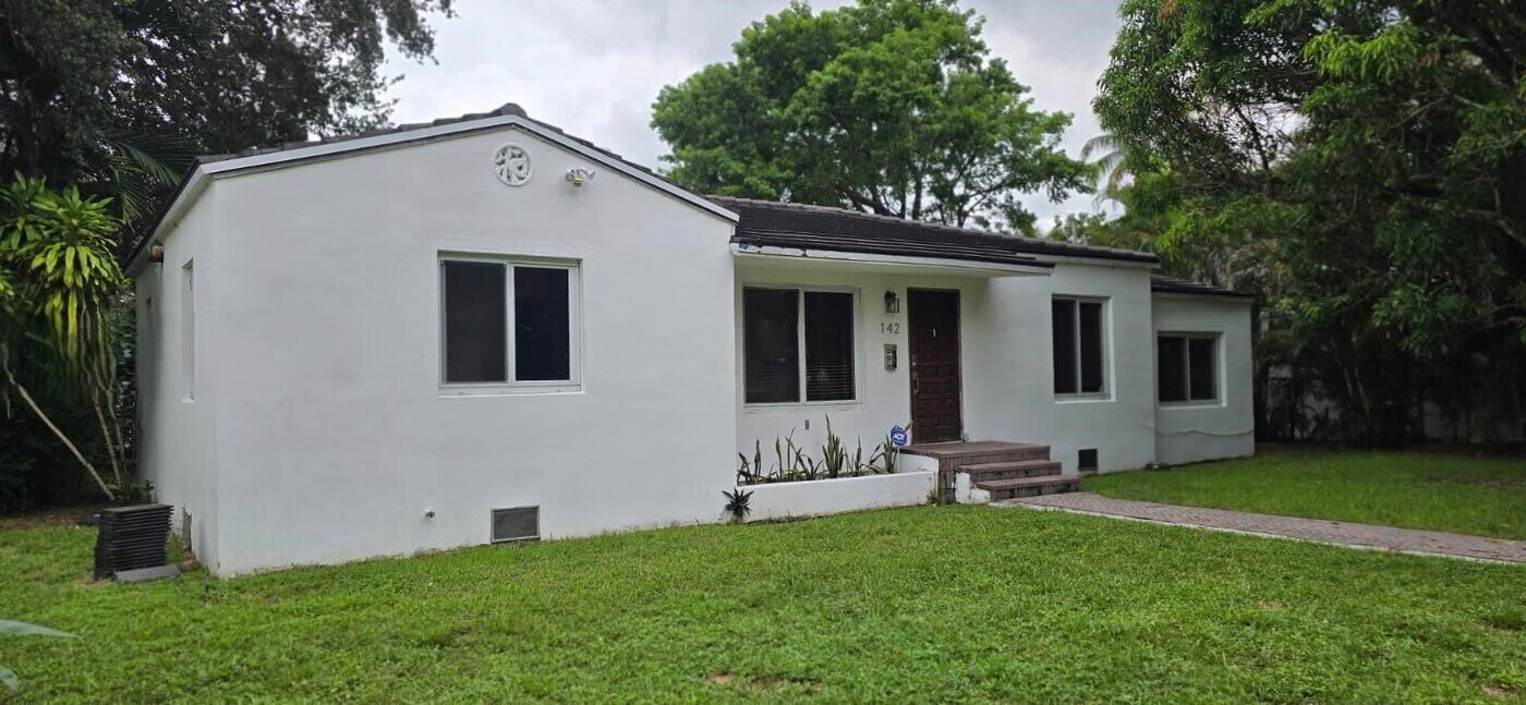 142 NW 98th St in Miami Shores, FL - Building Photo