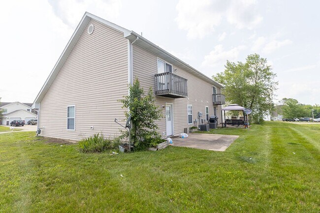 3306 Dove Dr in Columbia, MO - Foto de edificio - Building Photo