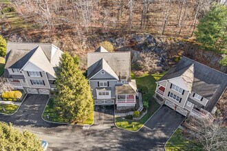 4 Woods Way in Redding, CT - Building Photo - Building Photo