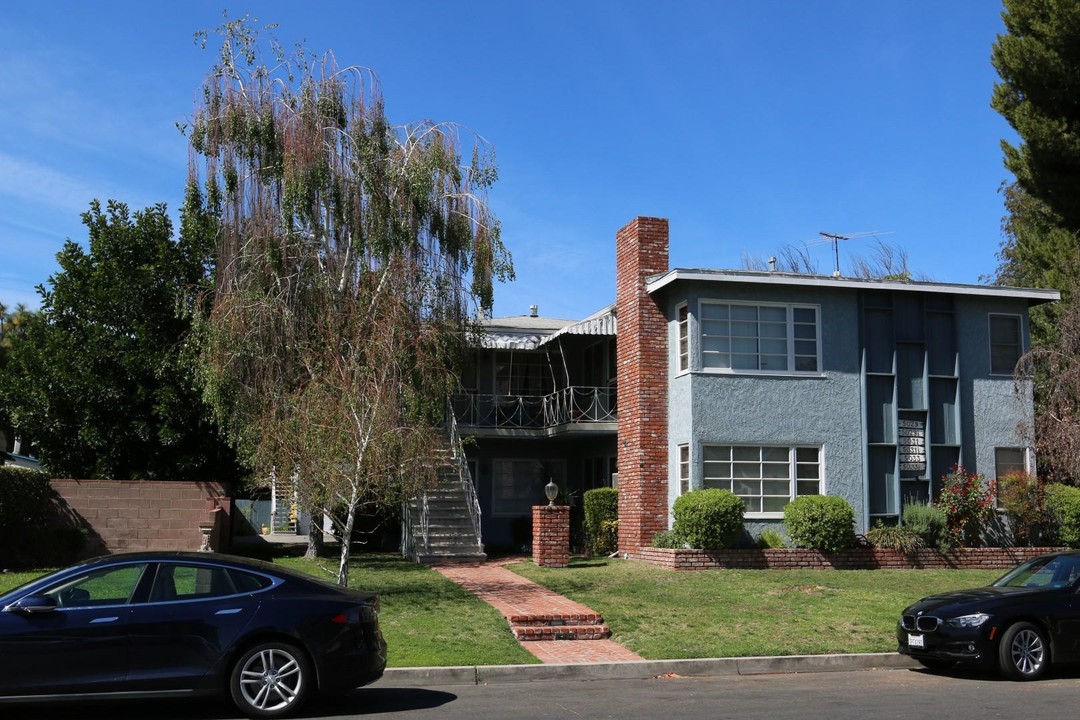 5029 Cartwright Ave in North Hollywood, CA - Building Photo