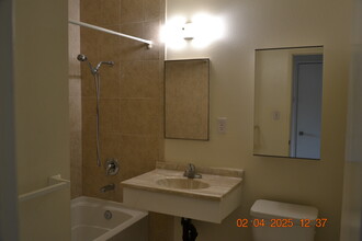 625 W Provential Dr, Unit #B in Anaheim, CA - Building Photo - Building Photo