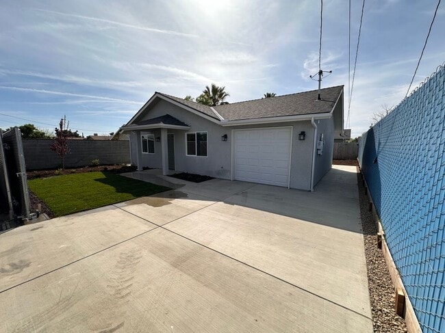 property at 650 S R St